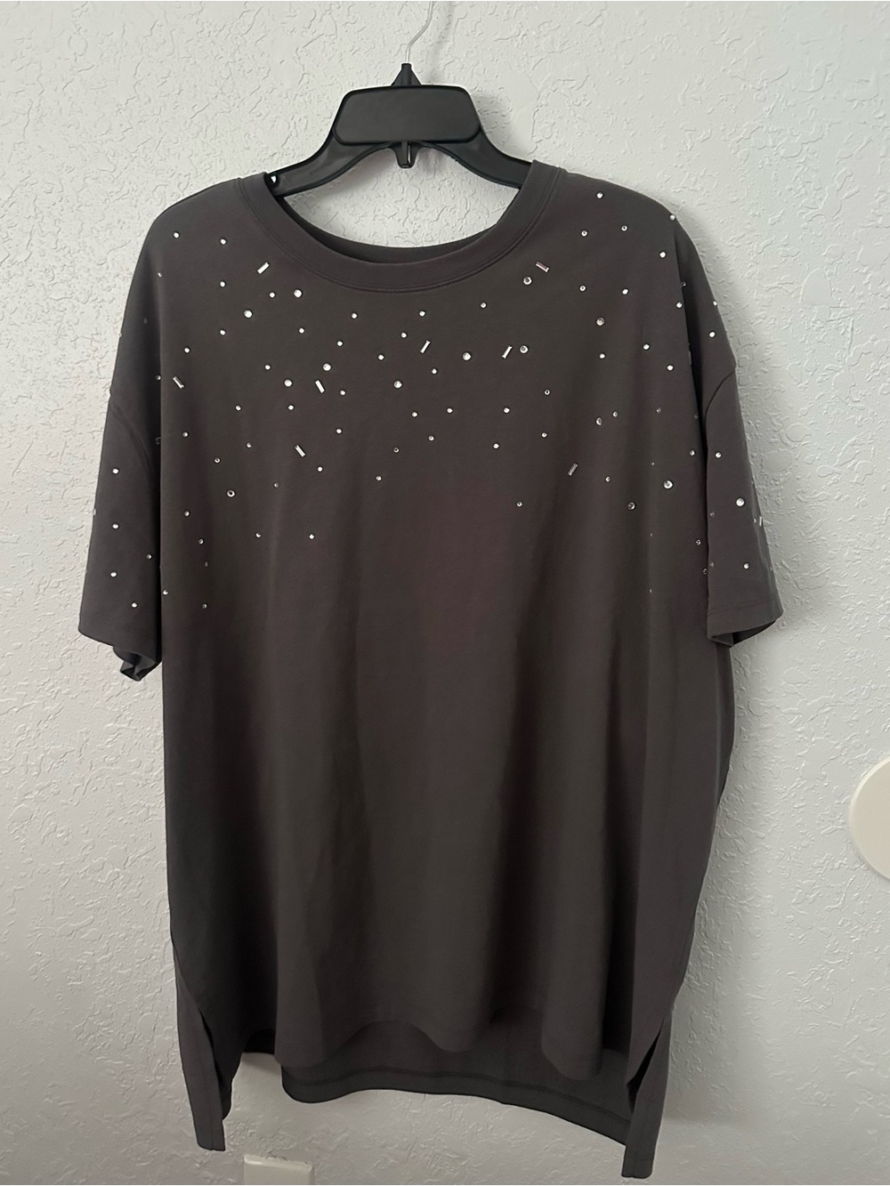 torrid Black Short-Sleeve Crewneck T-Shirt with Scattered White Speckle Detail